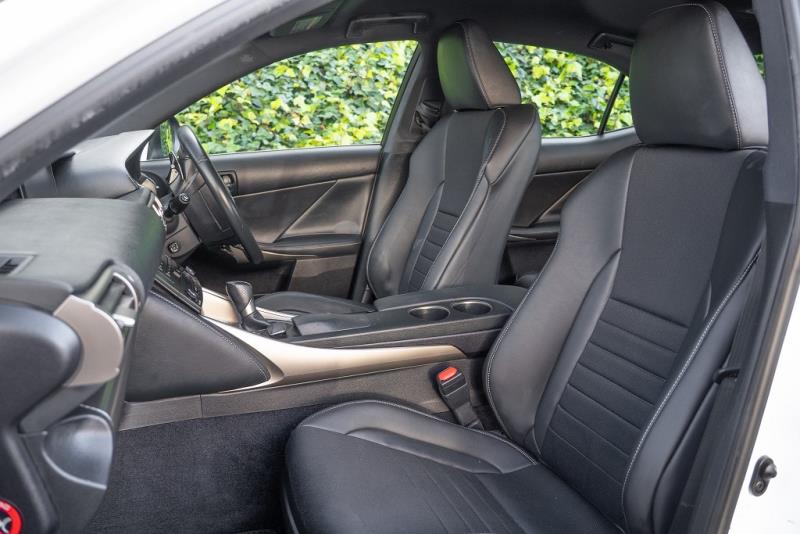 2013 Lexus IS 300h F Sport Hybrid