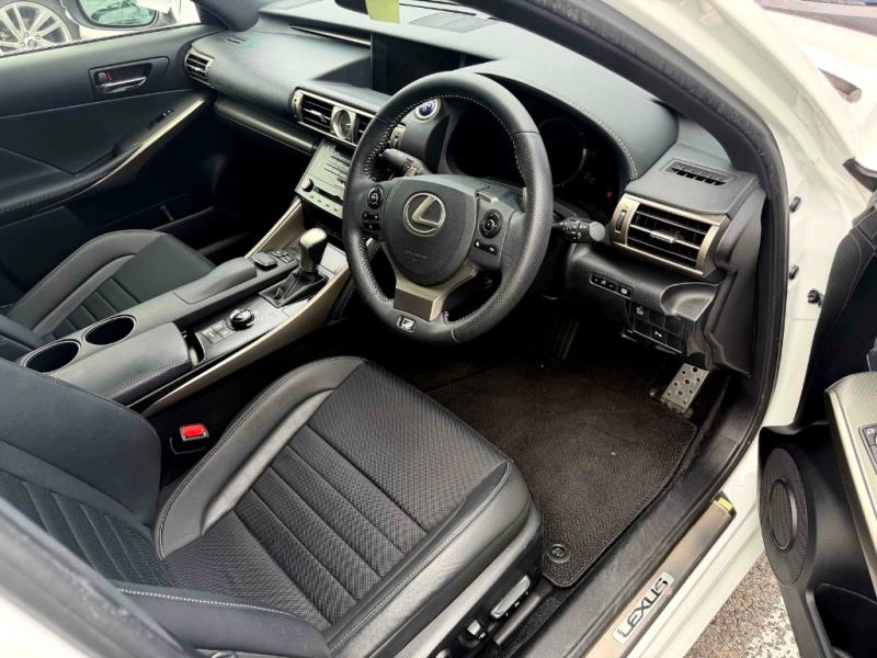 2013 Lexus IS 300h