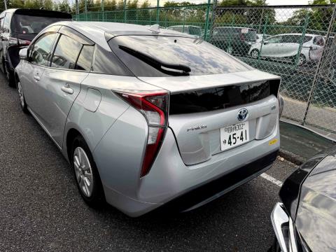 2016 Toyota Prius Hybrid S - Thumbnail