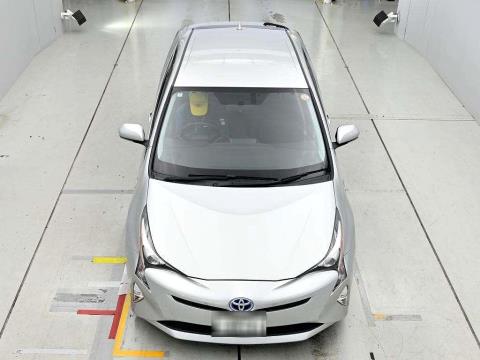 2016 Toyota Prius Hybrid S - Thumbnail