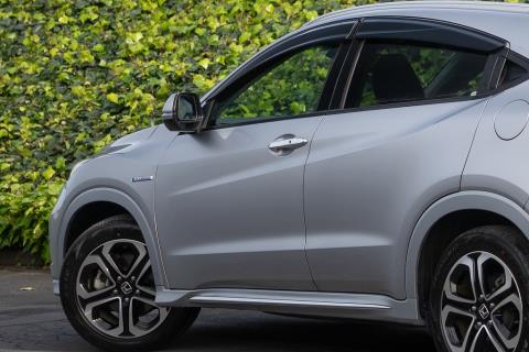 2017 Honda Vezel Z / HR-V Hybrid - Thumbnail