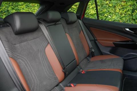 2023 Volkswagen ID.4 Pro 82kWh - Thumbnail