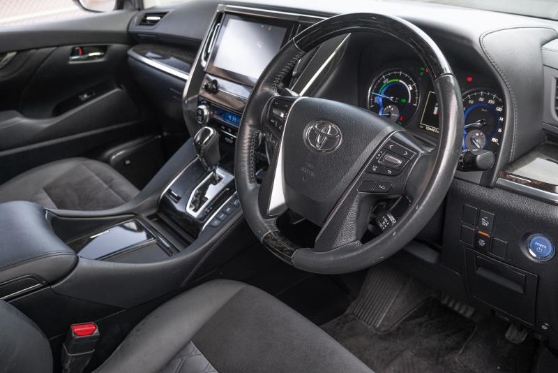 2015 Toyota Vellfire Hybrid ZR E-Four
