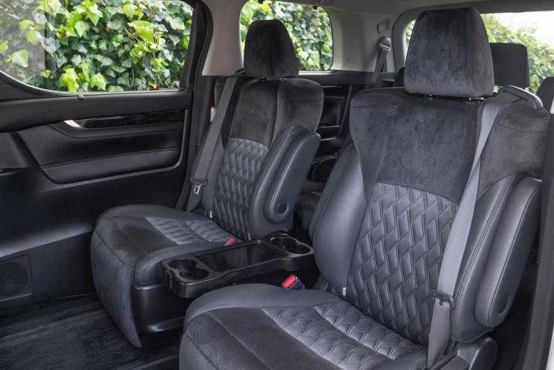 2015 Toyota Vellfire Hybrid ZR E-Four