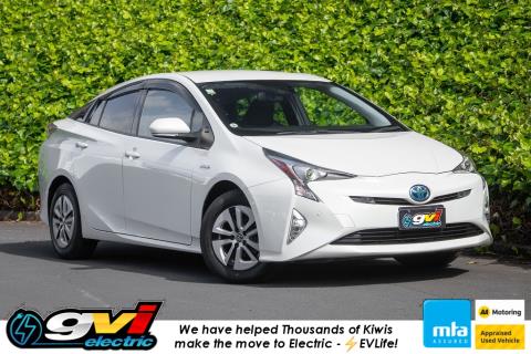 2018 Toyota Prius A Hybrid - Thumbnail