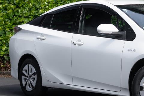 2018 Toyota Prius A Hybrid - Thumbnail