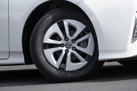 2018 Toyota Prius A Hybrid - Thumbnail
