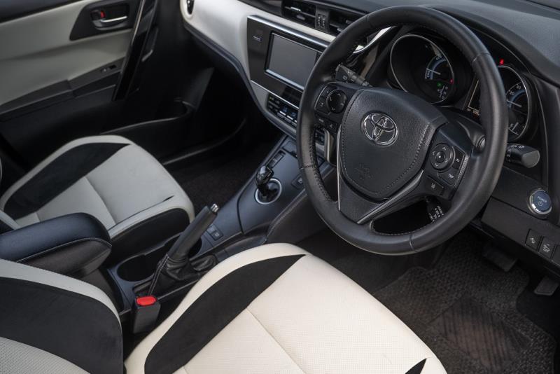 2017 Toyota Auris Hybrid / Corolla