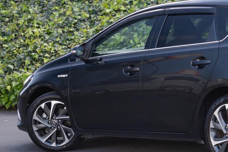 2017 Toyota Auris Hybrid / Corolla