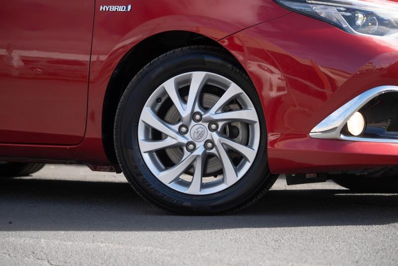 2016 Toyota Auris Hybrid / Corolla