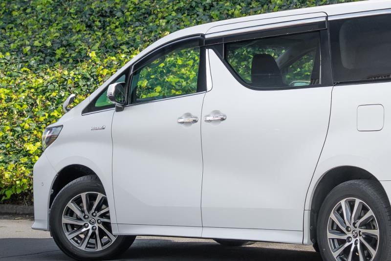 2015 Toyota Alphard Hybrid / Vellfire