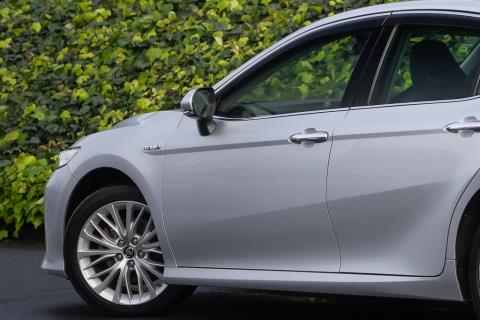 2017 Toyota Camry Hybrid G - Thumbnail