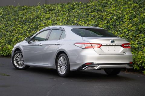 2017 Toyota Camry Hybrid G - Thumbnail