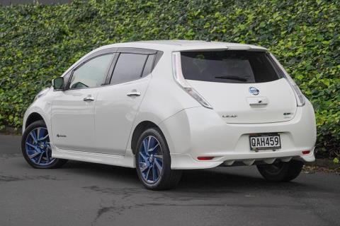 2017 Nissan Leaf 30X Autech - Thumbnail
