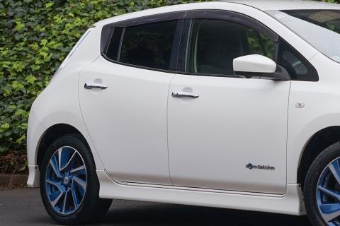 2017 Nissan Leaf 30X Autech - Thumbnail