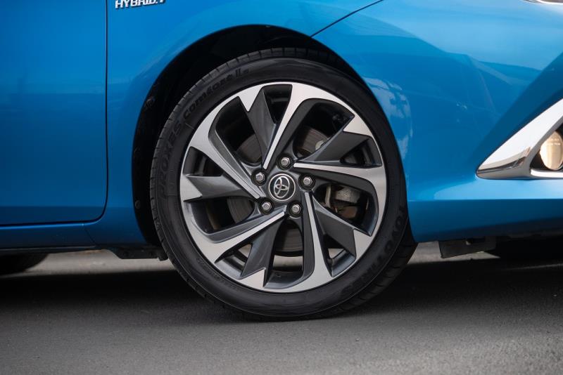 2016 Toyota Auris Hybrid / Corolla