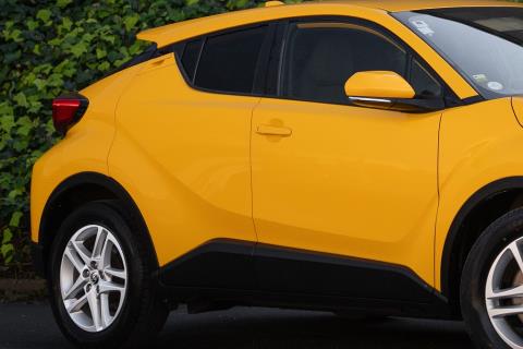 2020 Toyota C-HR Hybrid - Thumbnail