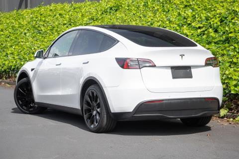 2022 Tesla Model Y RWD 60kWh - Thumbnail
