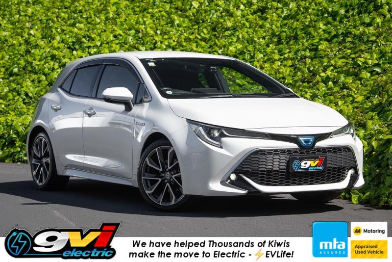 2018 Toyota Corolla Hybrid /  Auris