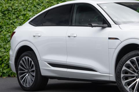 2022 Audi e-tron Sportback 4WD - Thumbnail