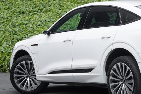 2022 Audi e-tron Sportback 4WD - Thumbnail