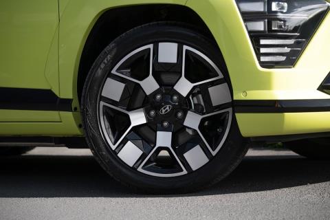 2023 Hyundai Kona Lounge 64kWh - Thumbnail