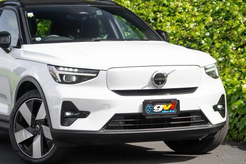 2023 Volvo C40 Recharge Ultimate - Thumbnail