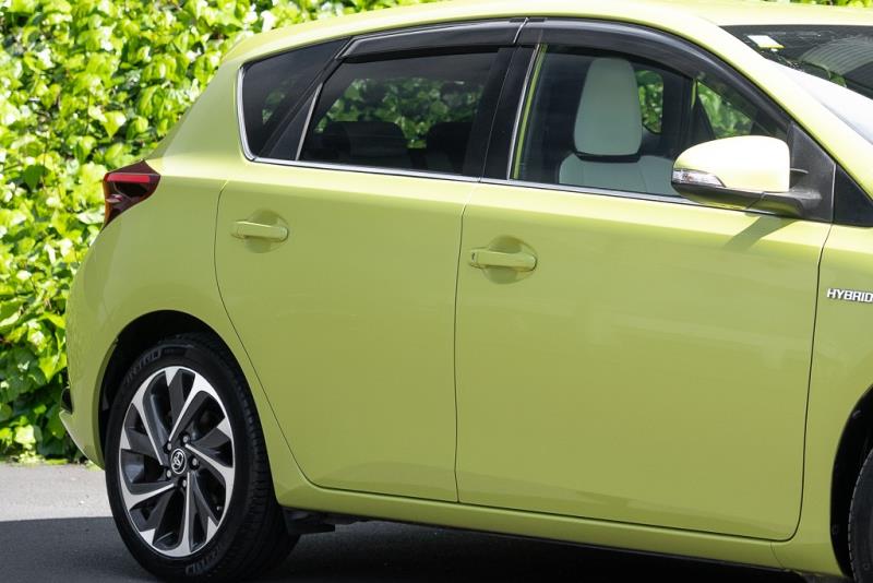 2017 Toyota Auris Hybrid G / Corolla