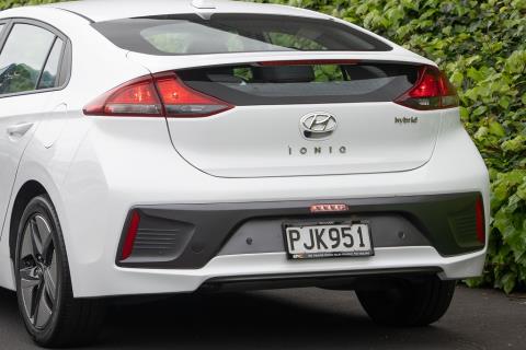 2022 Hyundai IONIQ Hybrid - Thumbnail