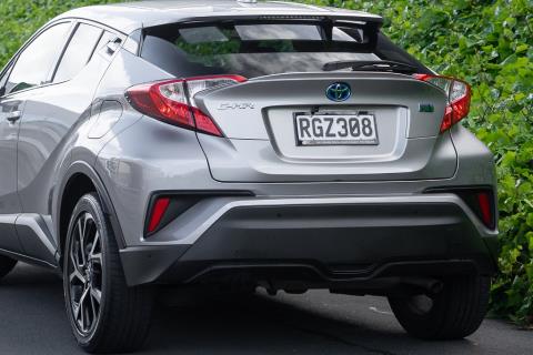 2018 Toyota C-HR Sport Hybrid G - Thumbnail